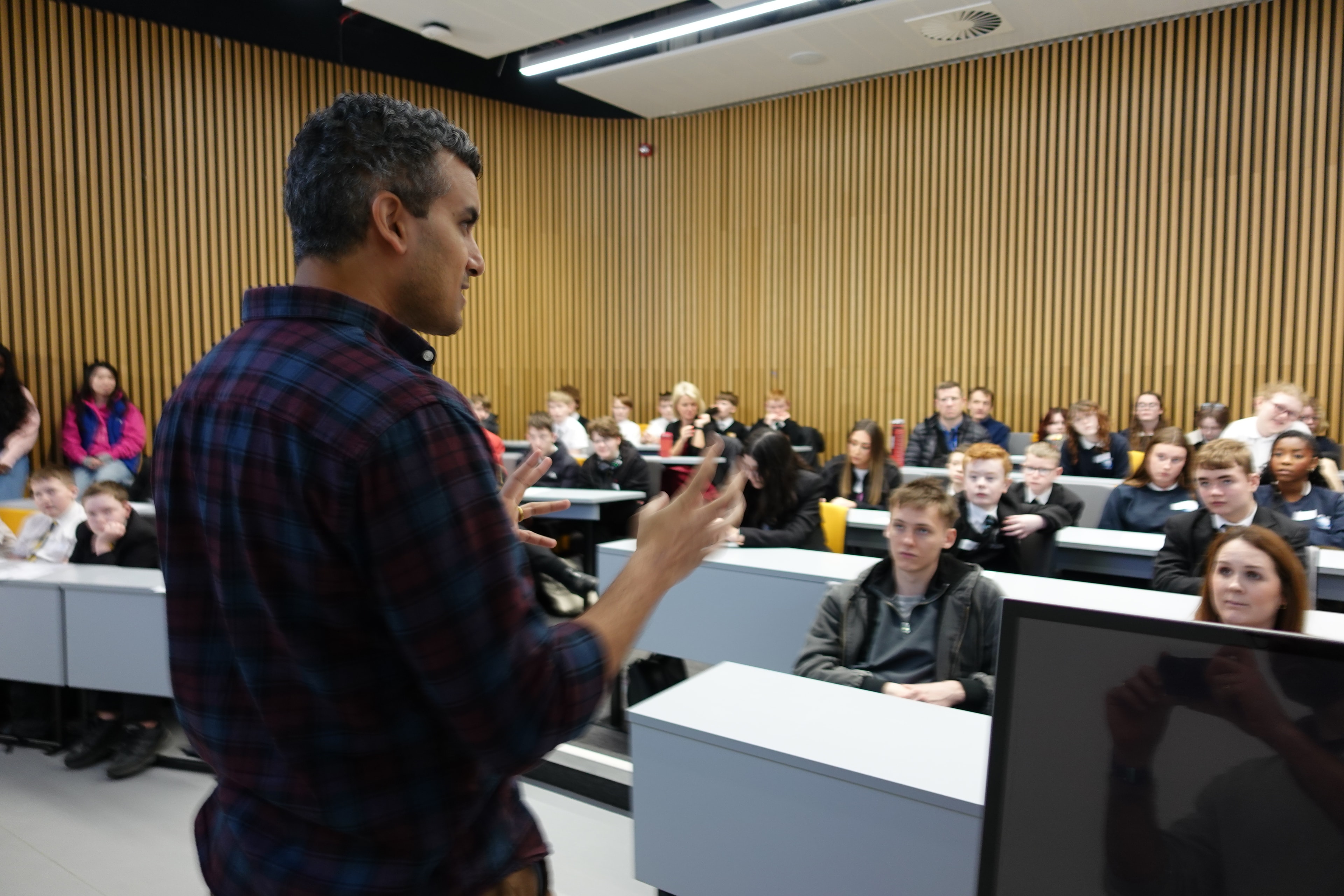 Guest speaker presenting to students